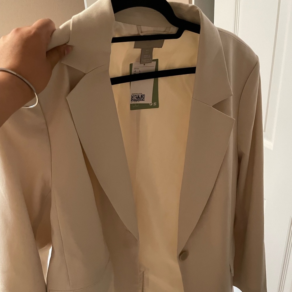 H&M off white blazer size large NWT